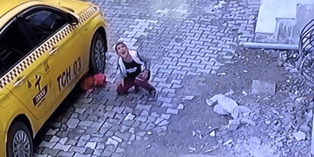 Taksi çocuğu ezdi, sonra geri geldi bir daha ezdi! Abisi baygınlık geçirdi