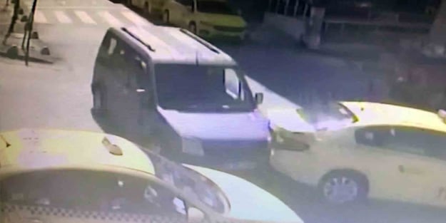 Taksi durağına dalan araç ortalığı savaş alanına çevirdi
