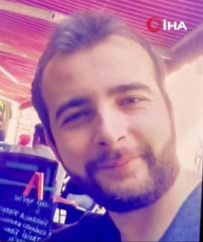 Taksi şoförünü 20 kere bıçaklayan zanlı tutuklandı! Meslektaşları adliyenin önünde toplandı