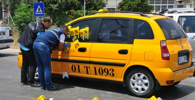 Taksi sürücüsü Çınar'a kırmızı ışıkta saldırı