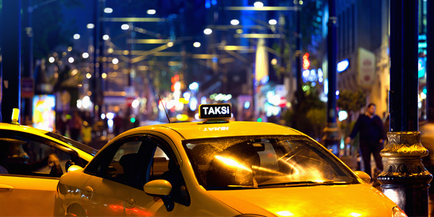 Taksici-UBER kavgası! Vergi kalkıyor mu?