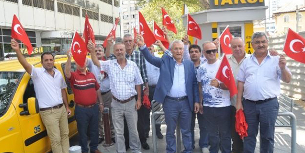 Taksiciler kontak kapattı! ABD'yi protesto ettiler