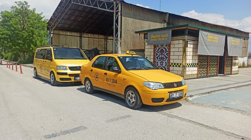 Taksicilerden sağlıkçılara vefa örneği 
