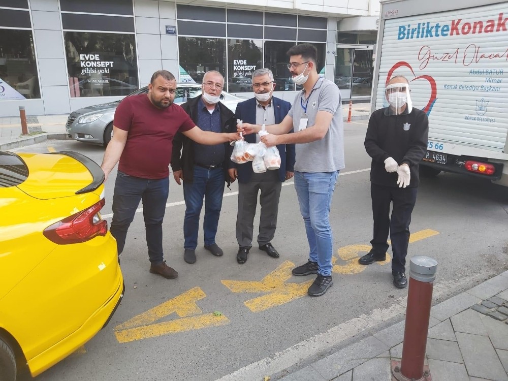 Taksicilere iftarda tavuk pilav 