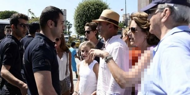 Taksicilerle turistler birbirine girdi