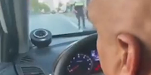Taksicinin alçaklığı böyle kaydedildi! Polisten bile çekinmedi