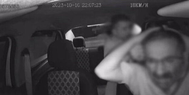 Taksiciye kaldırım taşıyla darp saniye saniye kamerada