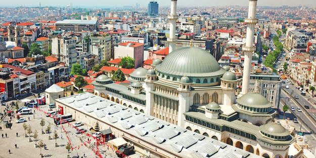 Taksim Camii’ne böyle karşı çıkmışlardı… Vesayetçilerin utanç manşetleri!