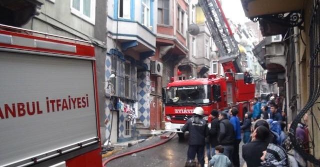 Taksim’de yangın paniği