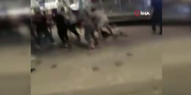 Taksim film sahnelerini aratmayacak bir kavgaya şahit oldu