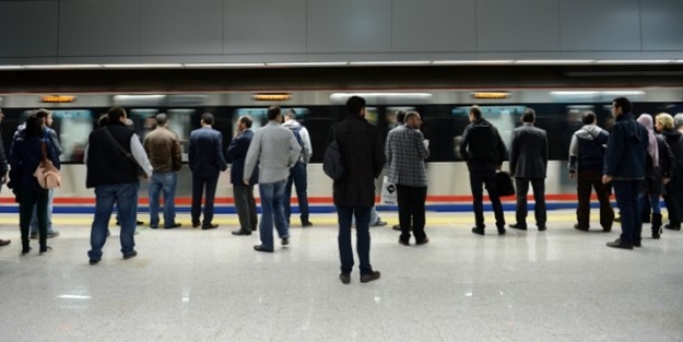 Taksim Metrosu'nda esrarengiz olay!