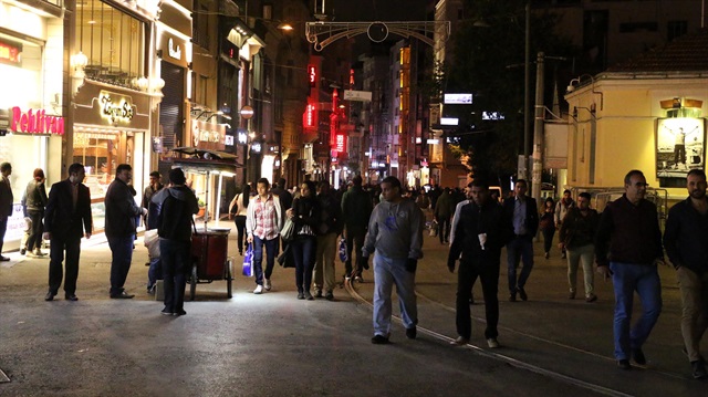 Taksim Meydanı yayalara açıldı