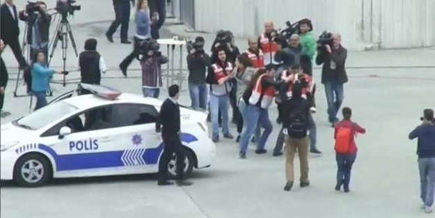 Taksim'de ilk kriz! Gözaltılar başladı