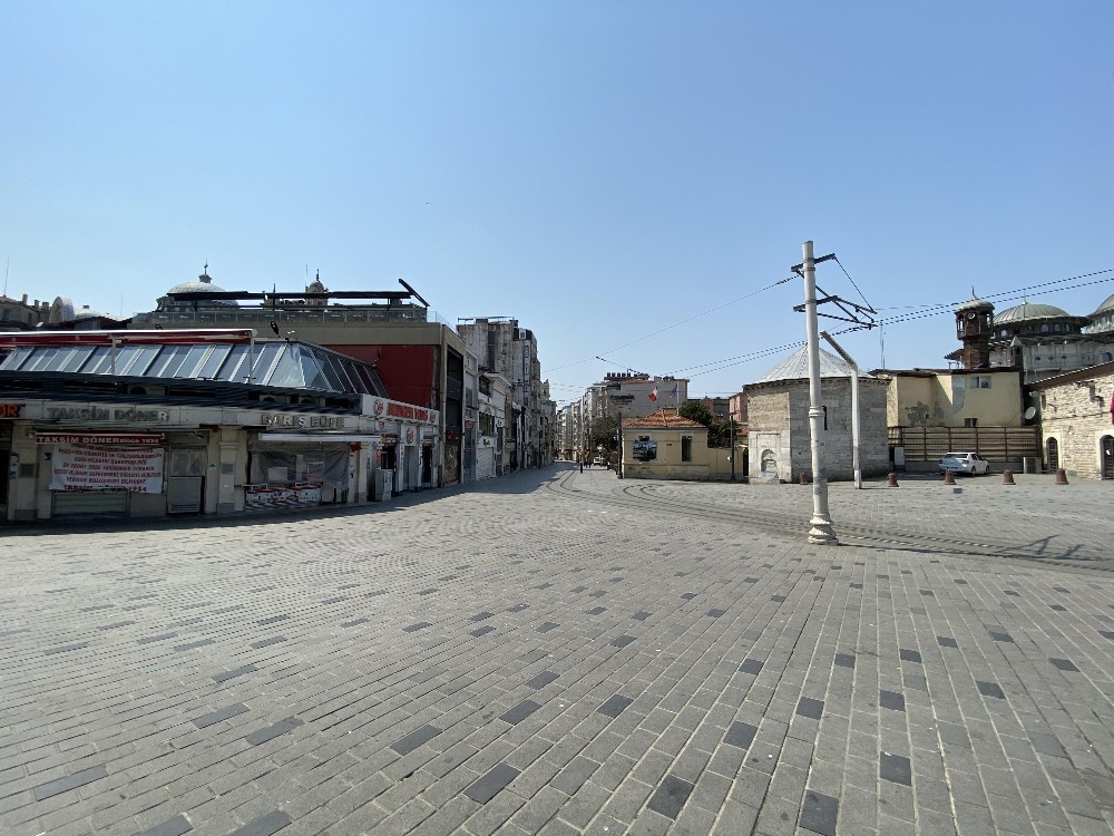 Taksim Meydanı’nda tarihi sessizlik 