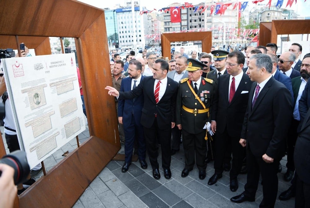 Taksim Meydanı’nda ’Zafer Haftası Sergisi’ açıldı 