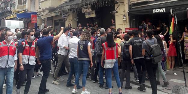 Taksim'de hareketli anlar! Gözaltılar var