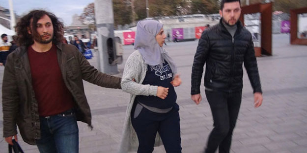 Taksim'de hareketli dakikalar! Merdivenlerde...