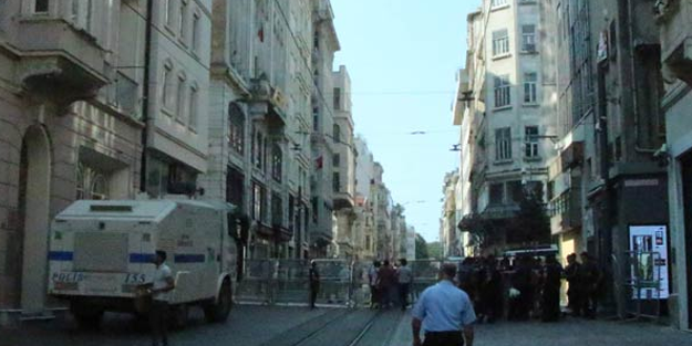 Taksim'de izinsiz gösteriye polis engeli!