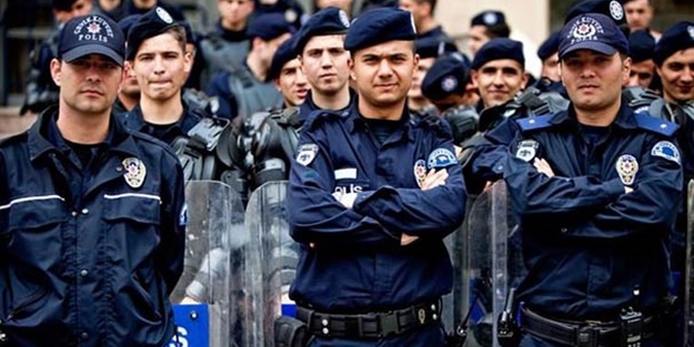 Taksim'de izinsiz gösteriye polis engeli!