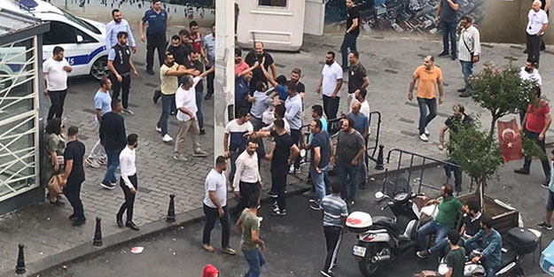 Taksim'de ortalık karıştı! İki grup birbirine girdi