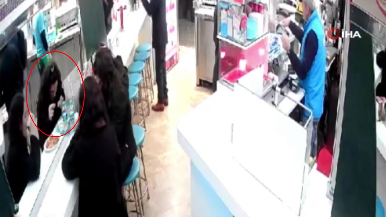 Taksim’de turistin yaptığı şok etti! Lokantaya hesabı ödememek için bakın ne yaptı