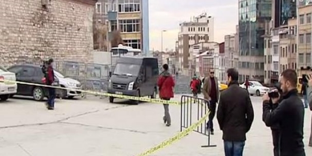 Taksim'in göbeğinde polise ateş açıldı