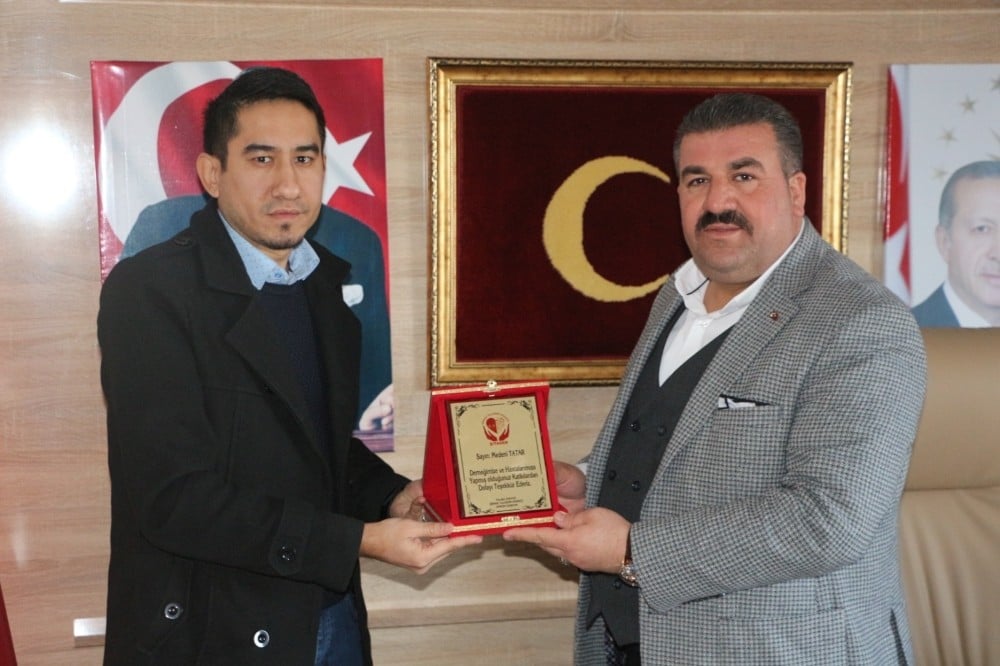 Talasemi Derneğinden Başkan Tatar’a teşekkür plaketi 