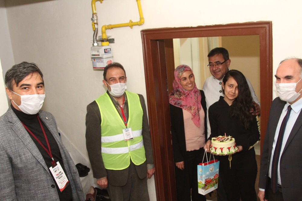 Talas’ta 23 Nisan çocuklarına sürpriz doğumgünü 