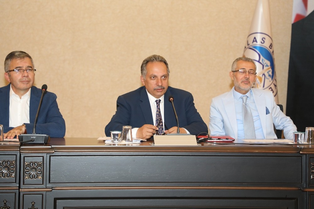 Talas’ta hizmetlere yeni kaynaklarla devam 