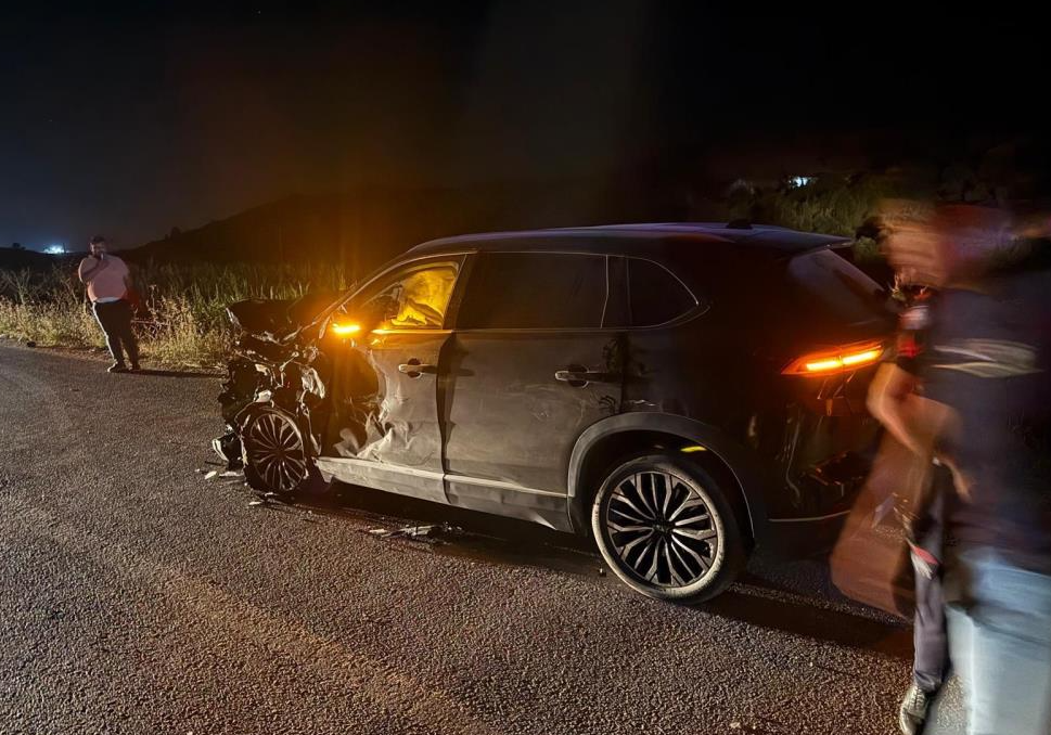 Tali yoldan çıkan traktör TOGG ile çarpıştı