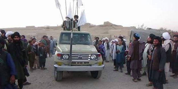 Taliban 3 bölgeyi daha ele geçirdi