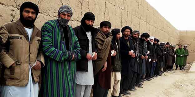 Taliban açıkladı: O polisler bize katıldı