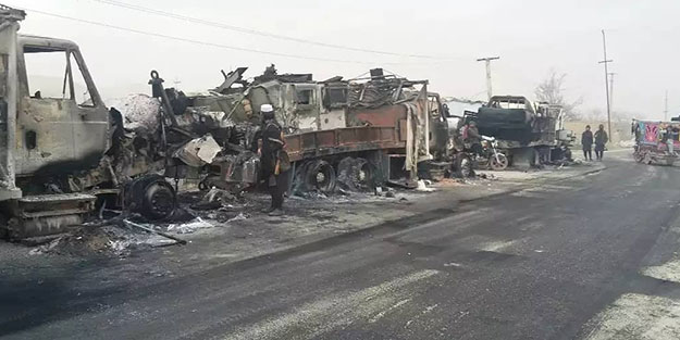 Taliban askeri konvoya saldırdı: 70 araç...