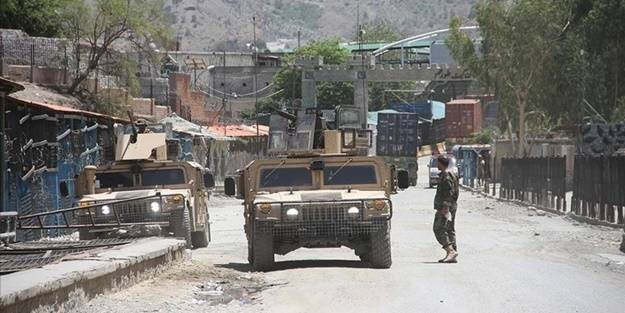 Taliban Kabil'e hakim olurken o tatildeydi! İstifasını istediler