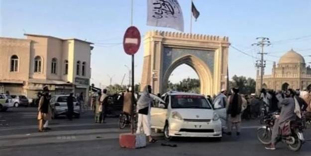 Taliban, Kandahar ve Leşkergah'ı da ele geçirdi