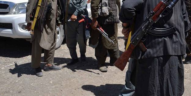 Taliban'ın ilerleyişi sürüyor! Afganistan’ın en büyük üçüncü kentini ele geçirdi