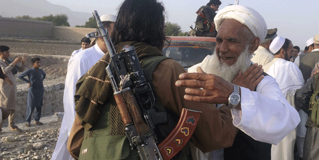 Taliban'ın Kabil'de dağıttığı bildiri dikkat çekti