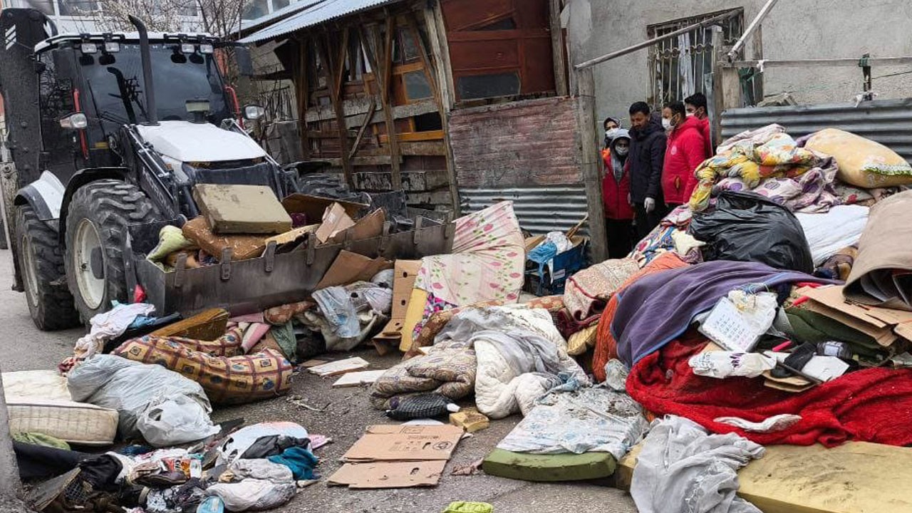 Tam 10 ton! Evin içinden çıkanlar şaşkına çevirdi