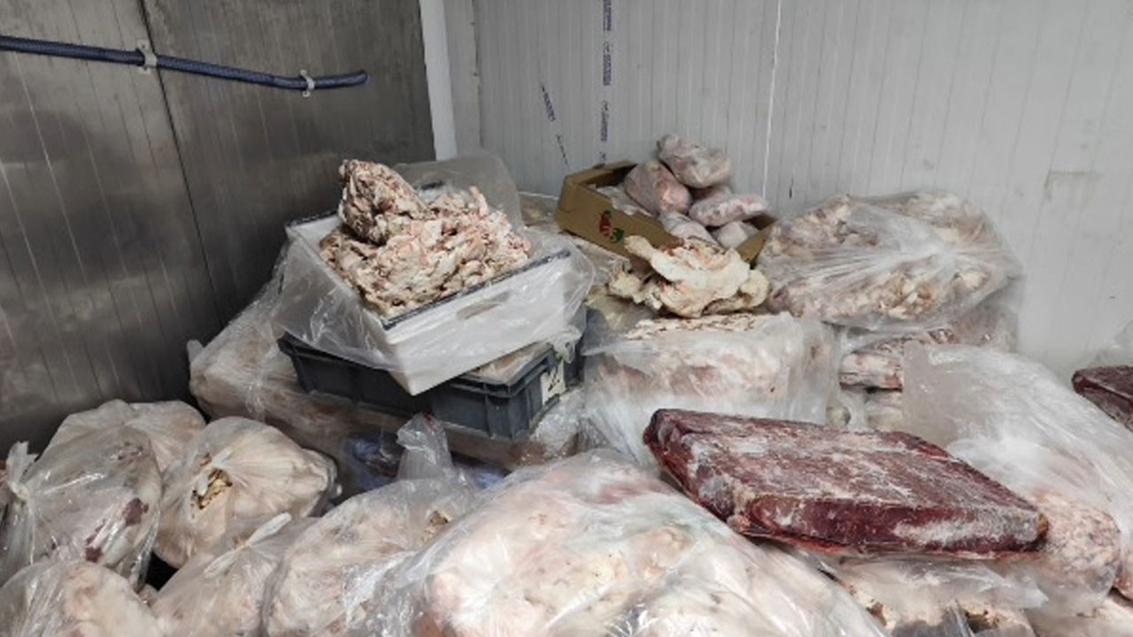 Tam 11 ton ürün ele geçirildi! İnsan sağlığını göz göre göre tehlikeye atıyorlar