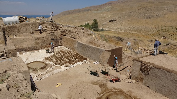 Tam 36 yıldız kazılar sürüyor