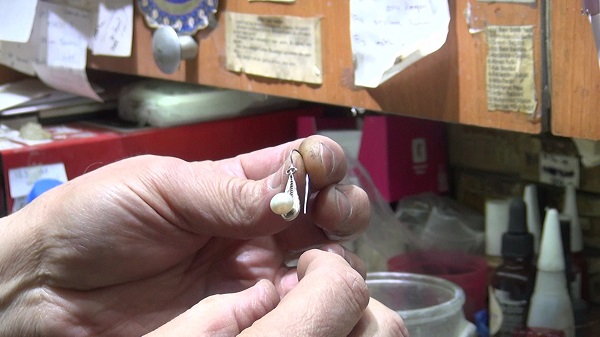 Tam 37 yıldır bu işi yapıyor! Eski takılar böyle yenileniyor