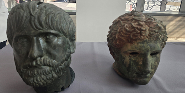 Tam 40 yıl sonra ABD'den geri alındı! Türkiye'ye ait 14 tarihi eser törenle teslim edildi