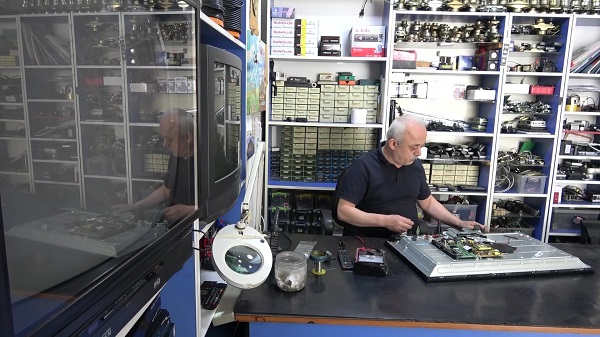 Tam 50 senedir ekranların arkasında