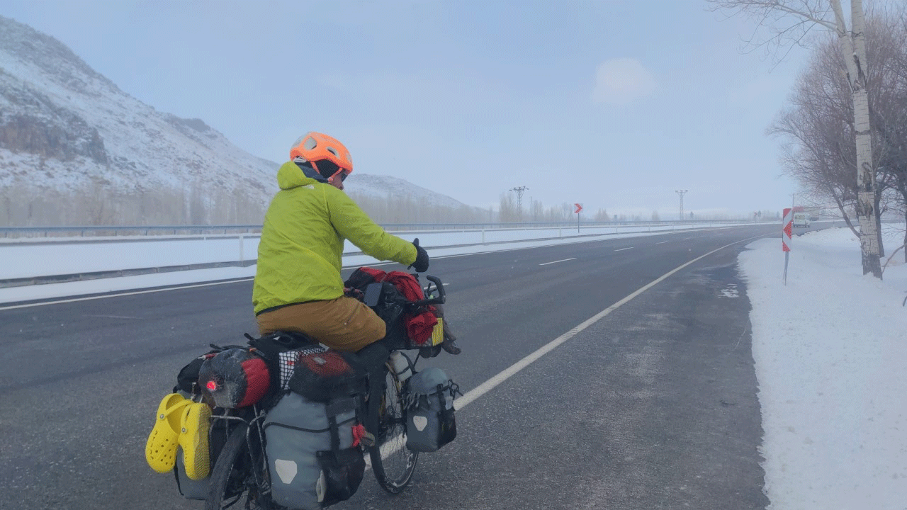 Tam 6 ay yol gitti, Van'a ulaştı!