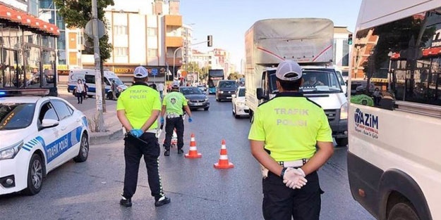Tam kapanma başladı sokaklar sessizliğe gömüldü