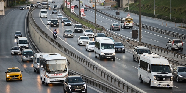 Tam kapanma kararı sonrası mega kent İstanbul'dan kaçış başladı