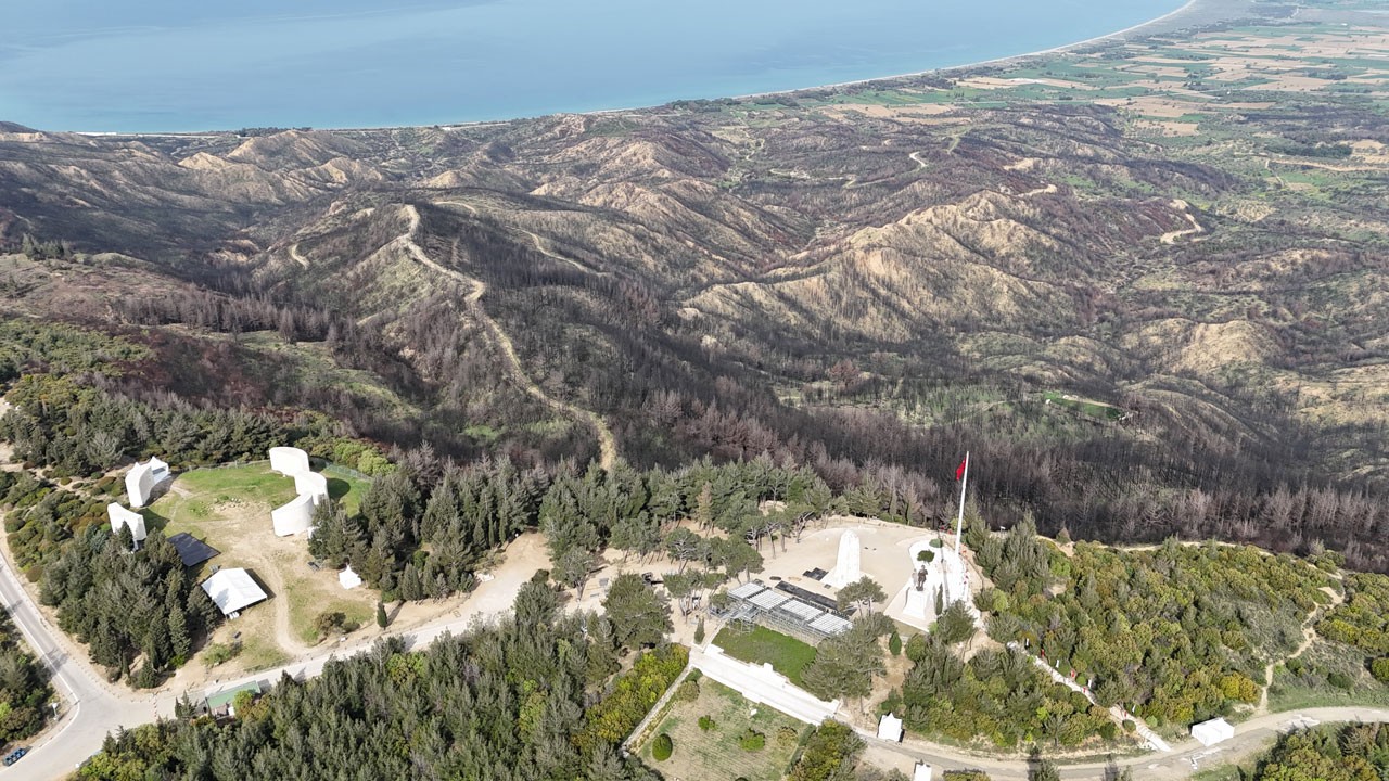 Tamamen kül olmuştu! İşte tarihi bölgenin 1 yıllık değişimi