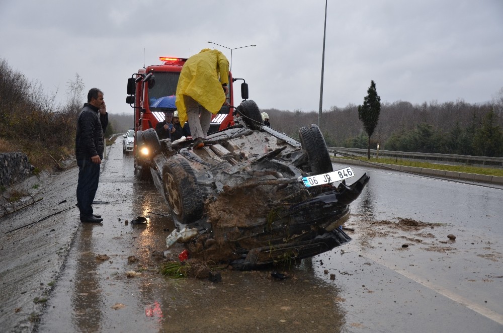 Tamir edilen aracın motor testi sırasında takla attılar: 3 yaralı 