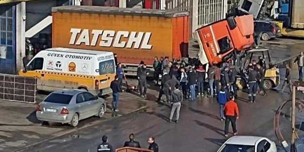 Tamir ettiği TIR'ın altında kalan adam böyle öldü