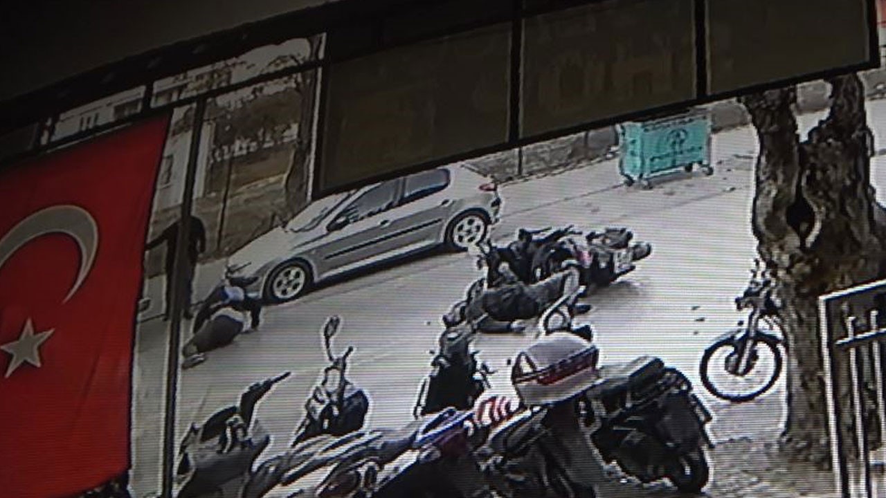 Tamirhane önünde motosiklet kazası